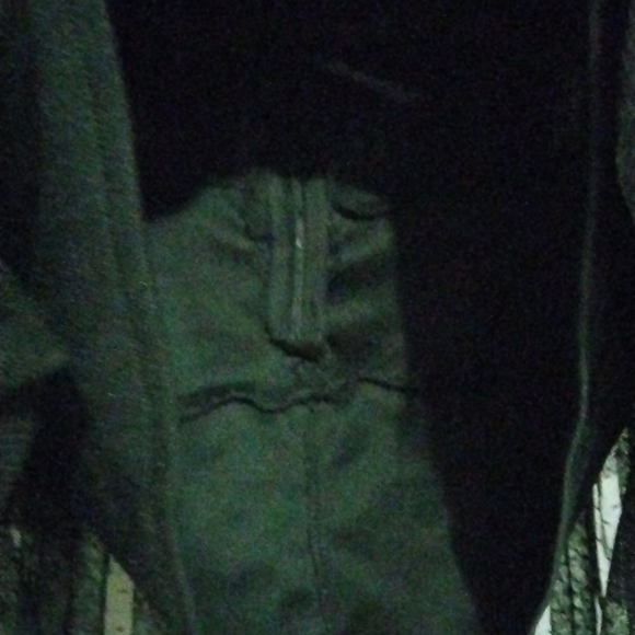 PAPAYA SHELL Black 3 layered meashed short skirt. - Picture 7 of 8